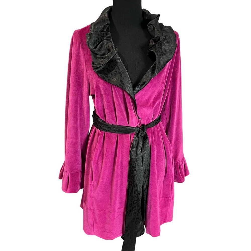 BETSEY JOHNSON SIZE SMALL ROBE INTIMATES